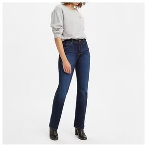 Levi’s Classic Bootcut Jeans 8